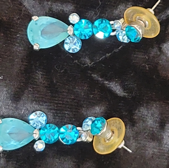 Genuine Aqua Crystal necklace set. - Picture 4 of 5